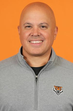 Head Coach Ryan Looney